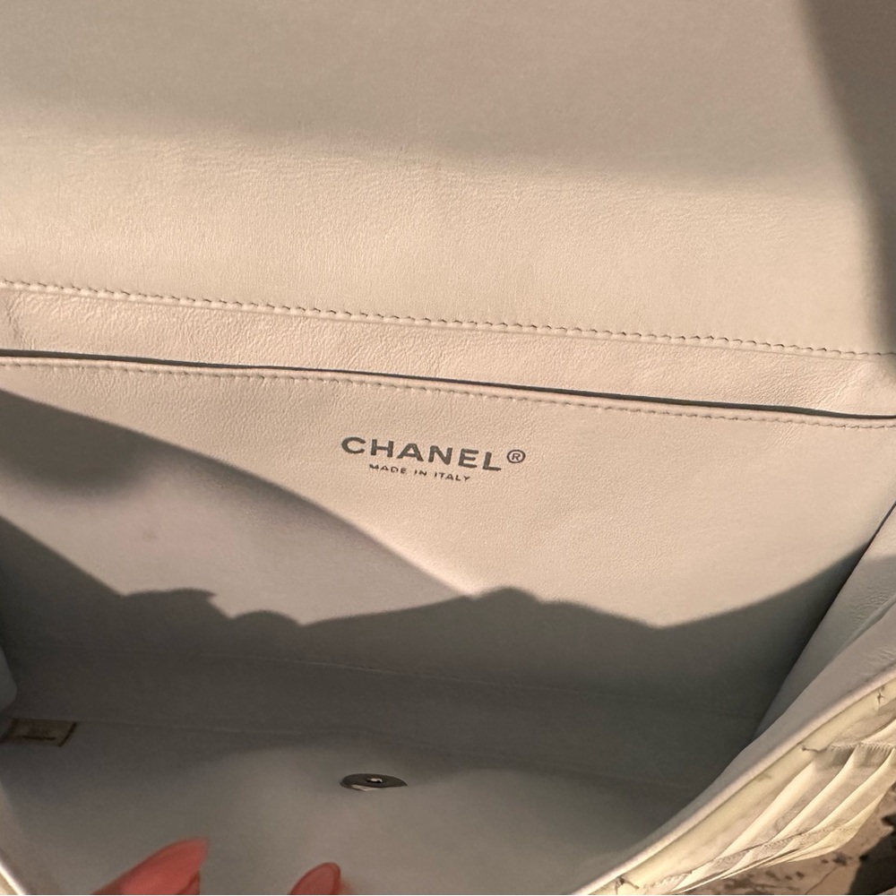 Chanel New Clutch - Picture 5 of 6